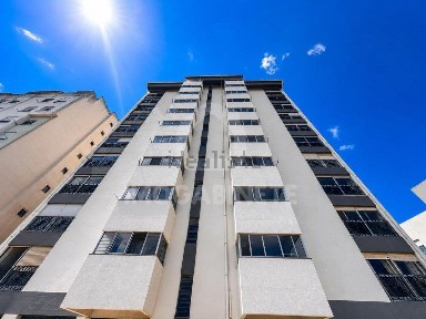 Apartamento T4 à venda na Rua Sanches da Gama, 23