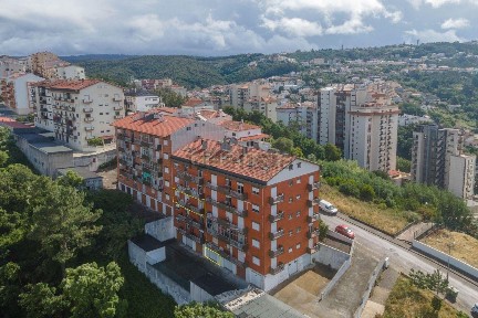 Apartamento T3 à venda na Rua António Jardim, 306