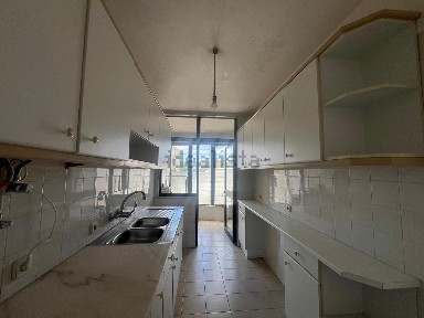 Apartamento T4 à venda na Avenida Elísio de Moura