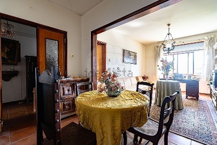 Apartamento T4 à venda na Rua Figueira da Foz