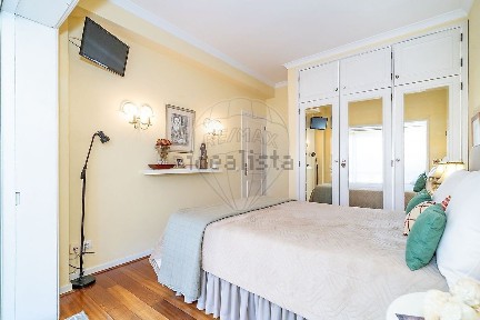 Apartamento T3 à venda na Rua Estevão Anes de Buarcos
