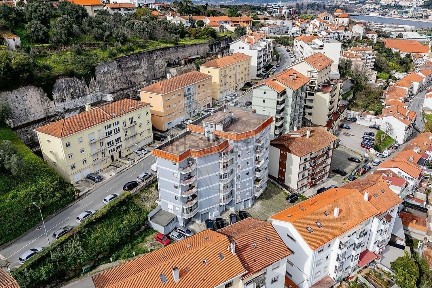 Apartamento T3 à venda na Rua Santo António