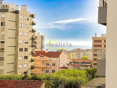 Apartamento T2 à venda na Rua Professora Salvadora