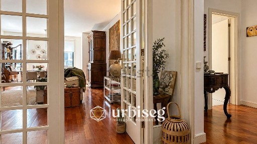 Apartamento T3 à venda na Rua Doutor Calado, 43