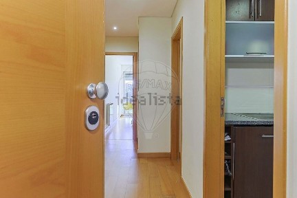 Apartamento T2 à venda na Rua Maria Victória Bourbon Bobone