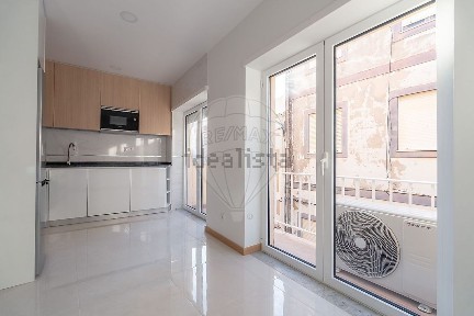 Apartamento T2 à venda na Travessa Algarve, 17
