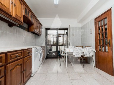 Apartamento T3 à venda em Santa Clara e Castelo Viegas