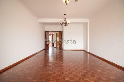 Apartamento T3 à venda na Rua Bartolomeu Dias, 93