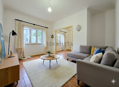 Apartamento T3 à venda na Rua Mário Augusto de Almeida, 39