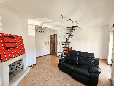 Apartamento T2 à venda na Rua da Escola