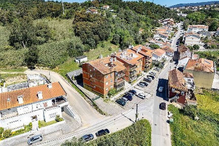 Apartamento T2 à venda na Estrada Principal da Corrente