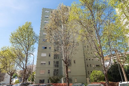 Apartamento T4 à venda na Rua Paulo Quintela