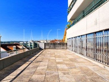 Apartamento T6 à venda na Terraços do Rio