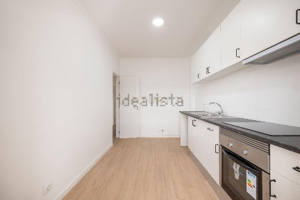 Apartamento T3 à venda na Rua Aveiro, 207