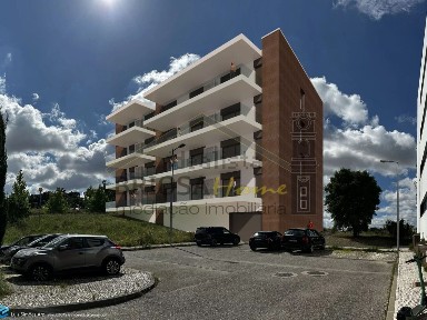 Apartamento T3 à venda em Santa Clara e Castelo Viegas
