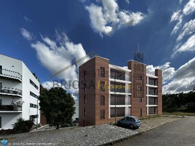 Apartamento T3 à venda em Santa Clara e Castelo Viegas