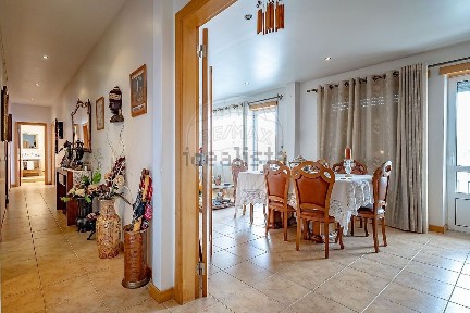 Apartamento T3 à venda na Rua da Volta das Calçadas