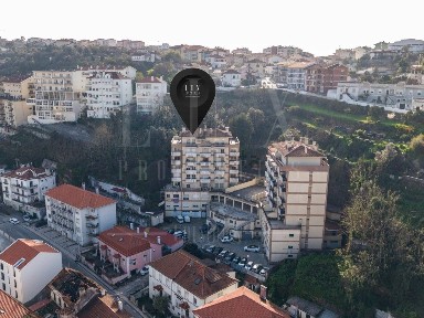 Apartamento T1 à venda na Estrada de Lisboa