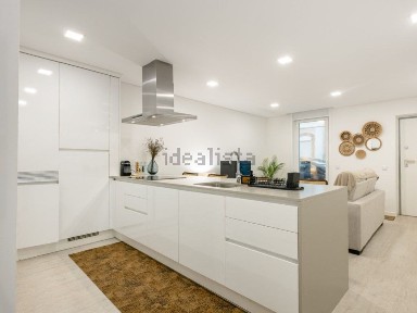 Apartamento T1 à venda na Rua Doutor António Lopes Guimarães, 27