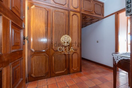Apartamento T5 à venda na Rua General Humberto Delgado, 428