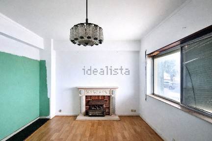 Apartamento T5 à venda na Avenida 25 de Abril, 52