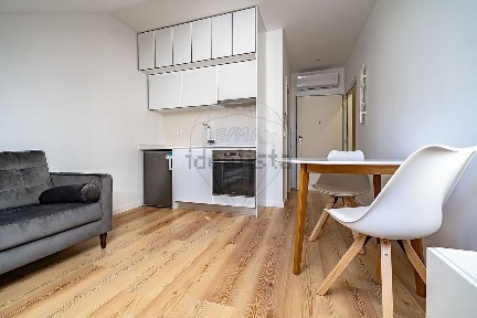 Apartamento T0 à venda na Rua Alexandre Herculano