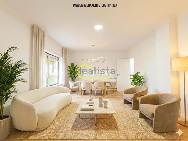 Apartamento T3 à venda na Rua Pinhal