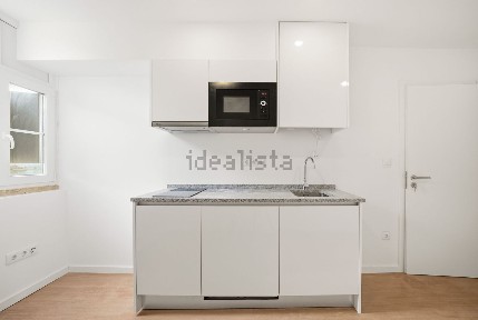 Apartamento T2 à venda na Rua Montarroio, 53