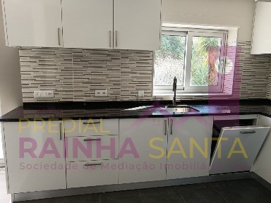 Apartamento T3 à venda em Santa Clara e Castelo Viegas