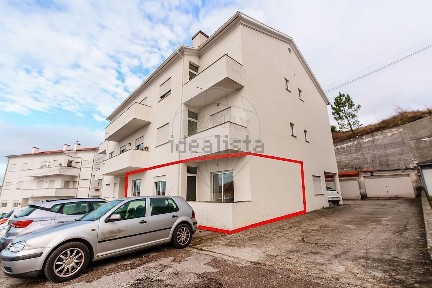 Apartamento T3 à venda na Rua da Escola