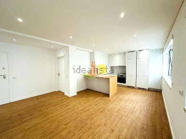 Apartamento T3 à venda na Vila de Buarcos