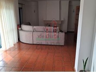 Apartamento T5 à venda na Penedo da Saudade