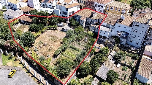Apartamento T4 à venda na Rua Doutor Francisco Viana