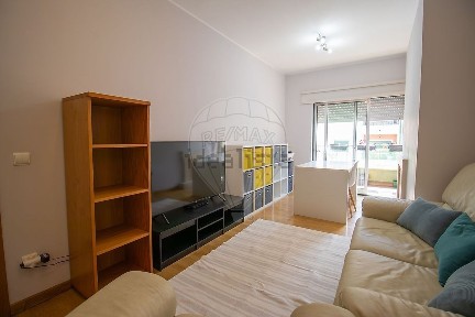 Apartamento T3 à venda na Rua Doutor Francisco Fernandes Costa