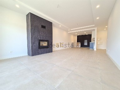 Apartamento T3 à venda na Tamargueira