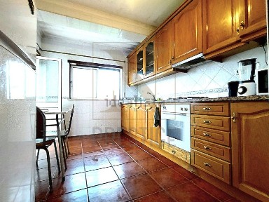 Apartamento T3 à venda na Rua Gil Vicente