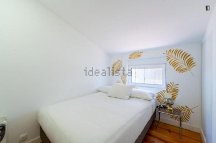 Arrendamento de apartamento T1 na Rua do Sol a Santa Catarina