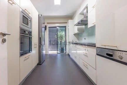 Arrendamento de apartamento T3 em Oeiras Golf