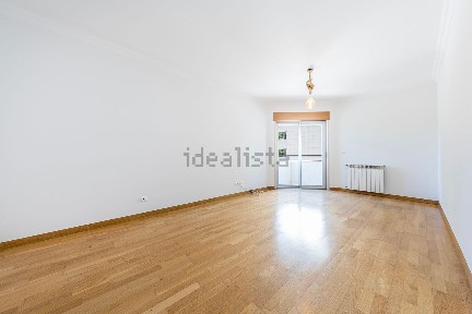 Arrendamento de apartamento T0 na Avenida dos Estados Unidos da América