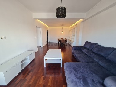 Arrendamento de apartamento T2 na Rua Soeiro Pereira Gomes