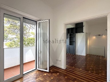 Arrendamento de apartamento T2 na Praça Do Junqueiro, 6