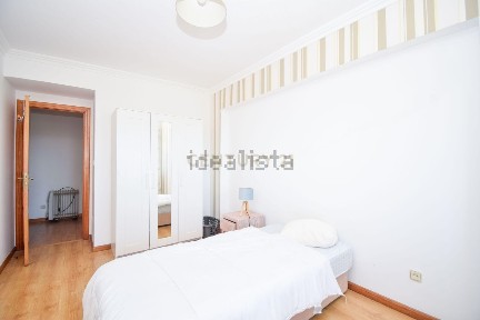 Arrendamento de apartamento T4 na Rua Cidade de Portalegre, 8