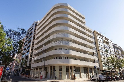 Avenidas Novas, Gulbenkian - Praça Espanha, Avenida 5 de Outubro