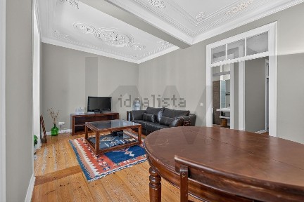 Arrendamento de apartamento T2 na Campo de Santa Clara