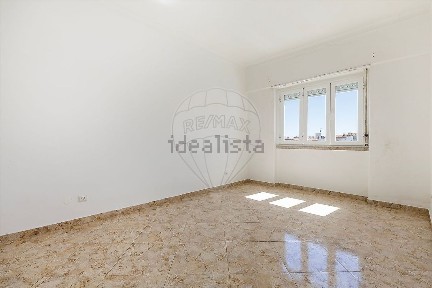Arrendamento de apartamento T2 na Rua de Sant'Ana à Lapa