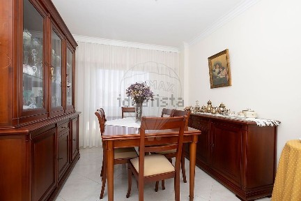 Arrendamento de apartamento T2 na Rua Gonçalves Zarco