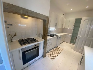 Arrendamento de apartamento T3 na Rua Sampaio Bruno, 39