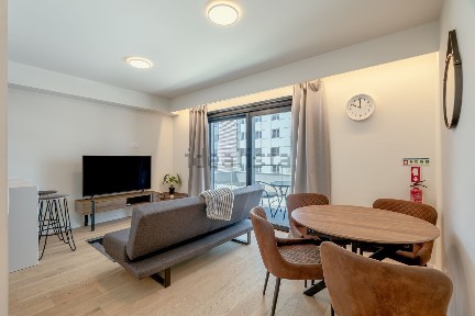 Arrendamento de apartamento T1 na Rua Soeiro Pereira Gomes, 5 D