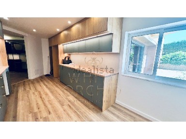 Arrendamento de apartamento T3 na Rua da Torre, 960