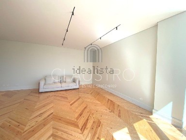 Arrendamento de apartamento T2 no Largo do Rato - Estrela
